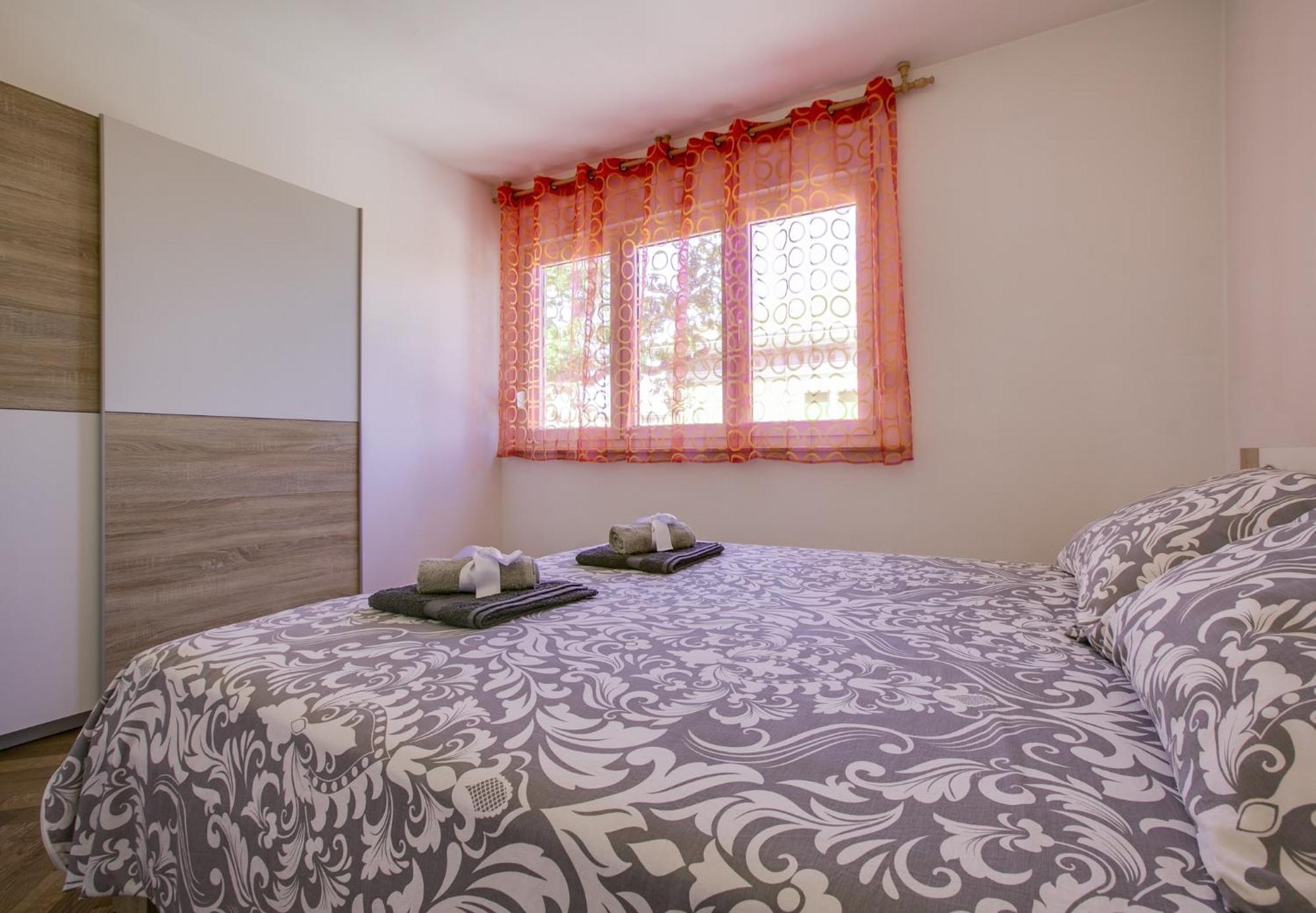Appartamento By The Sea - 13502 *